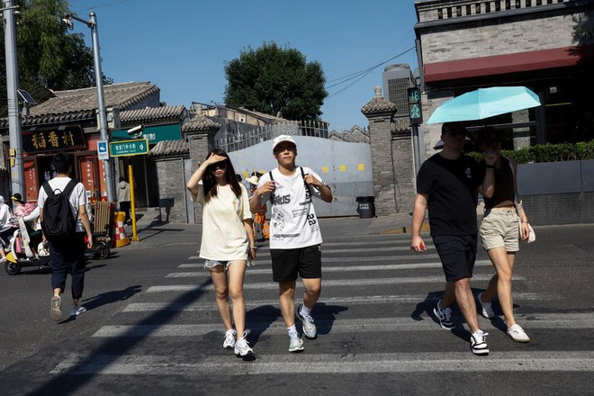 Nắng nóng chạm ngưỡng kỷ lục tại Bắc Kinh