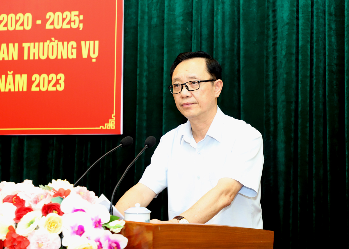 Phó Bí thư Thường trực Tỉnh ủy, Chủ tịch HĐND tỉnh Thào Hồng Sơn phát biểu chỉ đạo tại hội nghị.
