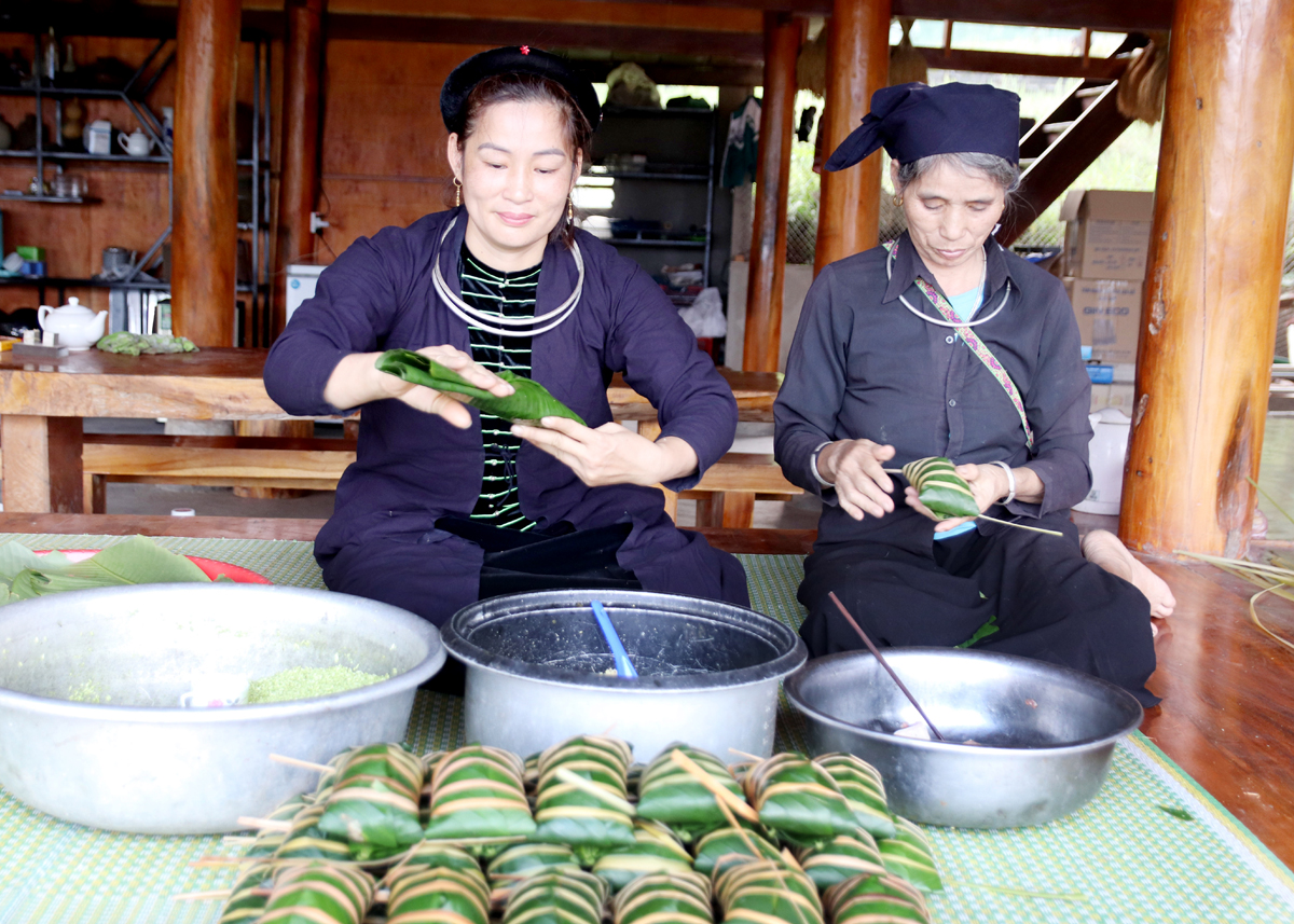 Hợp tác xã Sản xuất và phân phối bánh chưng Gù truyền thống thôn Chang, xã Phương Độ (thành phố Hà Giang) hoạt động hiệu quả, đóng góp tích cực vào nguồn thu ngân sách.
