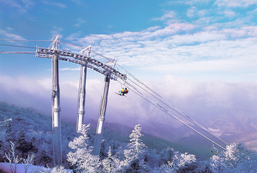 Khu nghỉ dưỡng Yongpyong, Hàn QuốcYongpyong là một trong những khu nghỉ mát trượt tuyết lớn và nổi tiếng nhất nước. Nằm ở thành phố quận Pyeongchang, tỉnh Gangwon, khu nghỉ có 28 đường trượt dành cho những du khách yêu thích thể thao mùa đông.