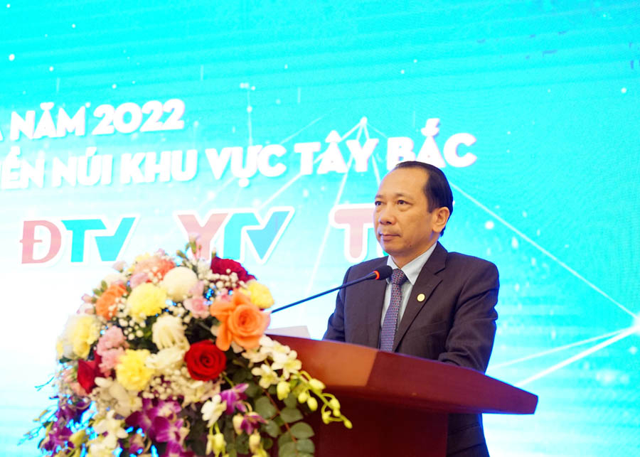 Phó Chủ tịch UBND tỉnh Trần Đức Quý phát biểu chỉ đạo tại hội nghị.
