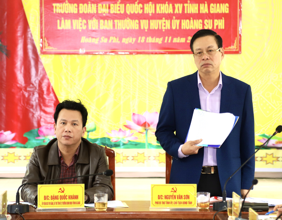 Chủ tịch UBND tỉnh Nguyễn Văn Sơn phát biểu 
