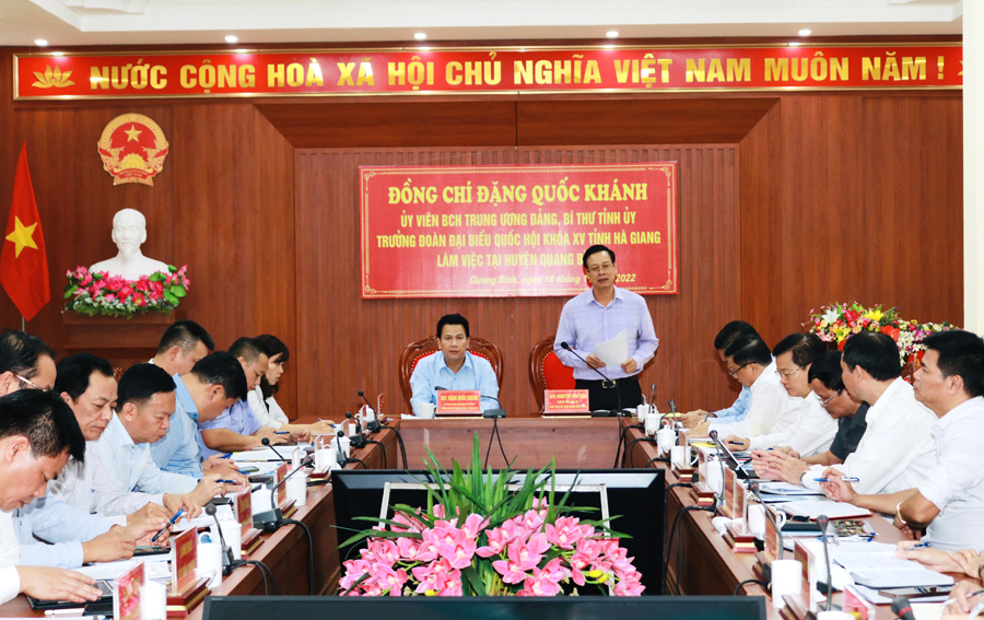 Chủ tịch UBND tỉnh Nguyễn Văn Sơn phát biểu tại buổi làm việc
