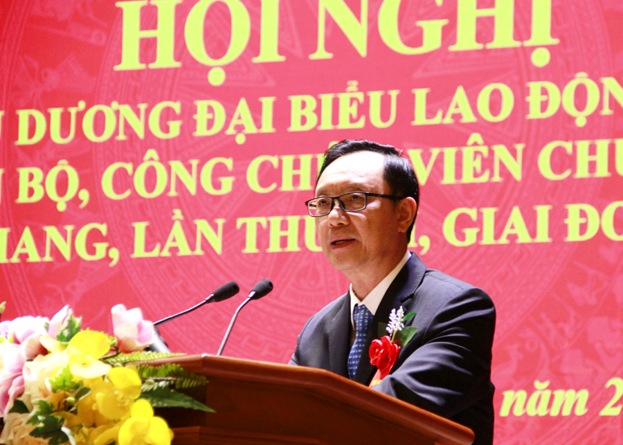 Phó Bí thư Thường trực Tỉnh ủy, Chủ tịch HĐND tỉnh Thào Hồng Sơn phát biểu chỉ đạo tại hội nghị.
