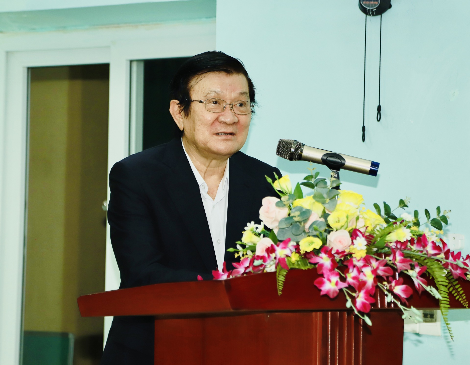 Đồng chí Trương Tấn Sang phát biểu động viên cán bộ, chiến sĩ Đồn Biên phòng