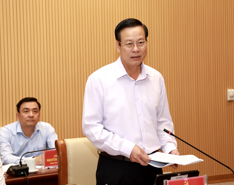 Chủ tịch UBND tỉnh Nguyễn Văn Sơn báo cáo kết quả phát triển KT-XH năm 2022, phương hướng nhiệm vụ năm 2023