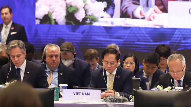 Bộ trưởng Ngoại giao Bùi Thanh Sơn tại Hội nghị Bộ trưởng APEC lần thứ 33.