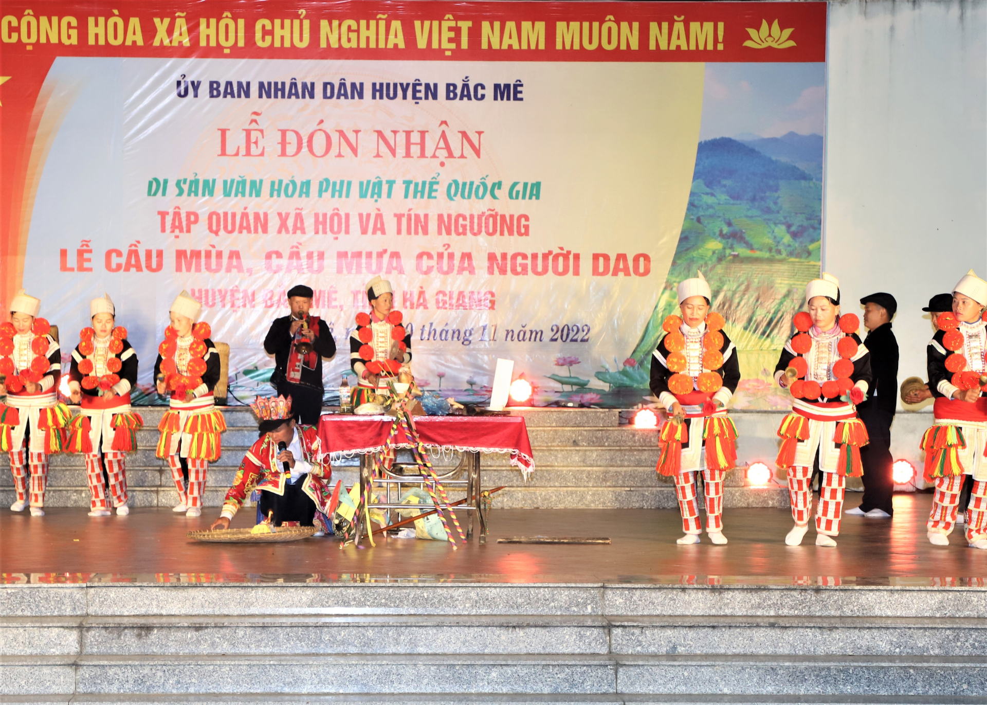 Trích đoạn Lễ cầu mùa, cầu mưa” của dân tộc Dao do các nghệ nhân đến từ xã Đường Hồng, huyện Bắc Mê trình bày.