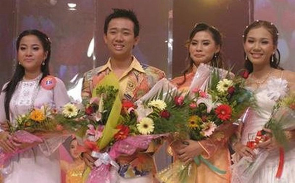 Hồng Phượng (góc trái) từng tham gia chung cuộc thi MC với Trấn Thành và thắng giải Nhất.