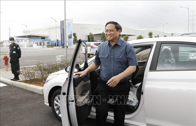 Thủ tướng Phạm Minh Chính lái thử ô tô do Hyundai Thành Công sản xuất, lắp ráp. 
