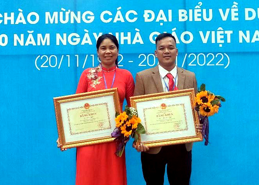Vợ chồng cô giáo Vi Thị Dinh và Mai Đức Tiệp cùng được Bộ GD&ĐT vinh danh Nhà giáo tiêu biểu, xuất sắc toàn quốc năm 2022.
