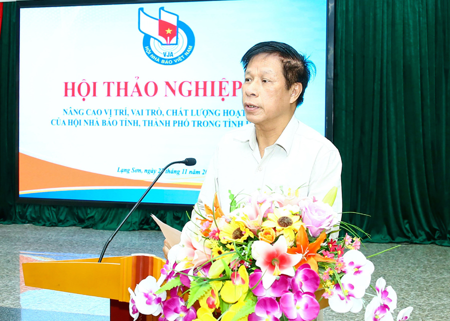  Chủ tịch Hội Nhà báo Hà Giang tham luận tại Hội thảo