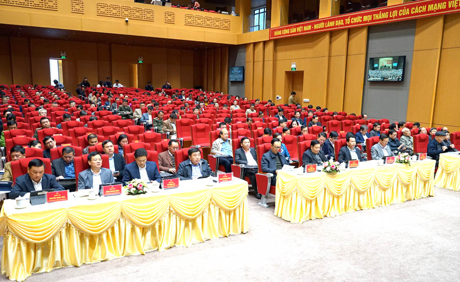 Các đại biểu dự hội nghị tại điểm cầu của tỉnh.
