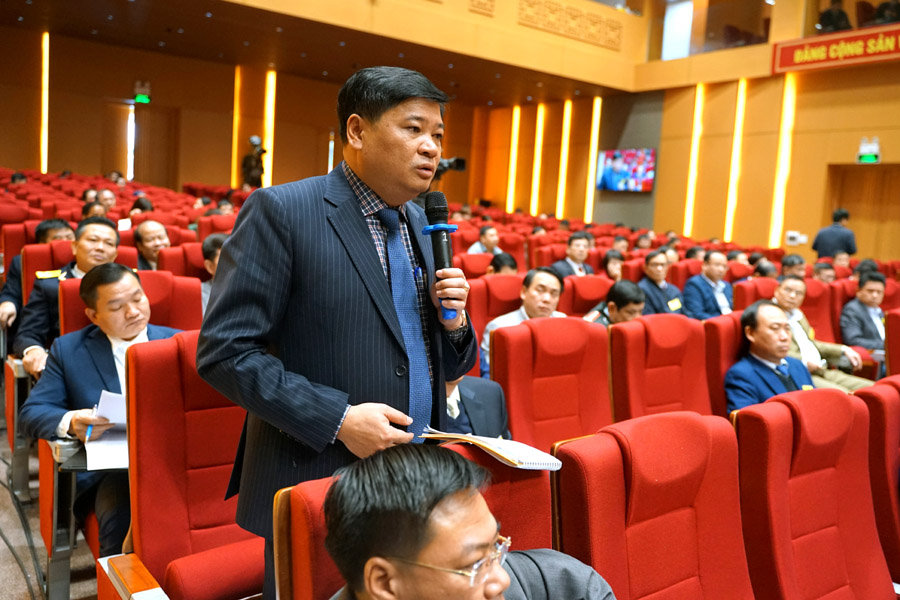 Giám đốc Sở KH&ĐT Lương Văn Đoàn giải trình một số nội dung về lĩnh vực KH&ĐT.
