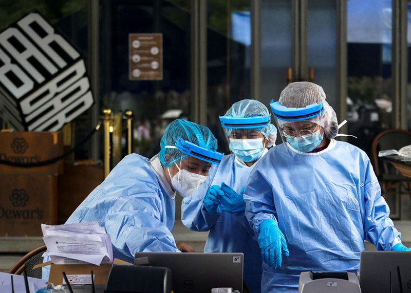Nhân viên y tế làm việc tại Bangkok, Thái Lan, ngày 4/8/2021.