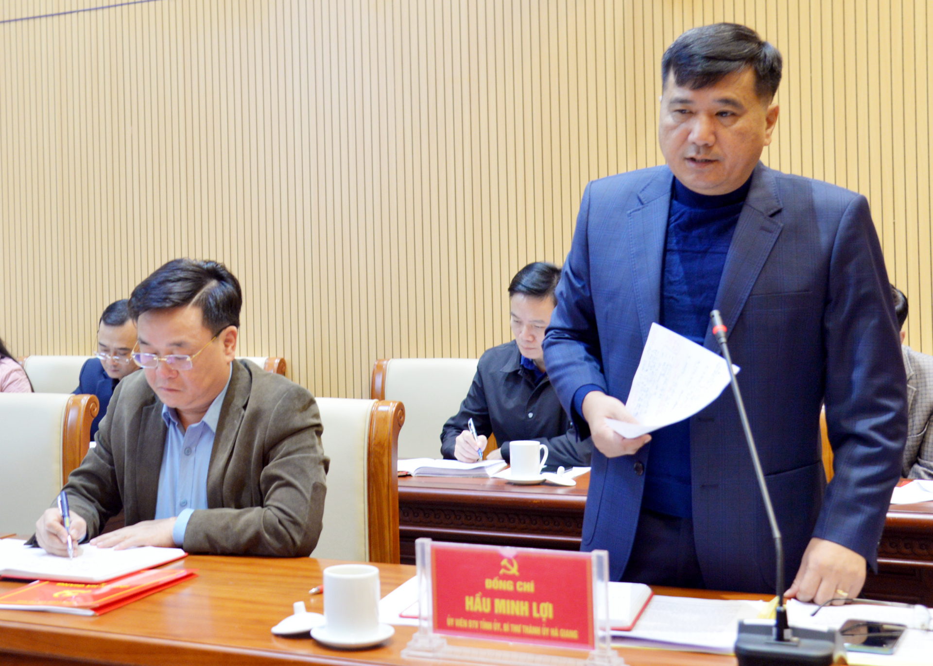 Bí thư Thành ủy Hầu Minh Lợi phát biểu tại buổi làm việc.