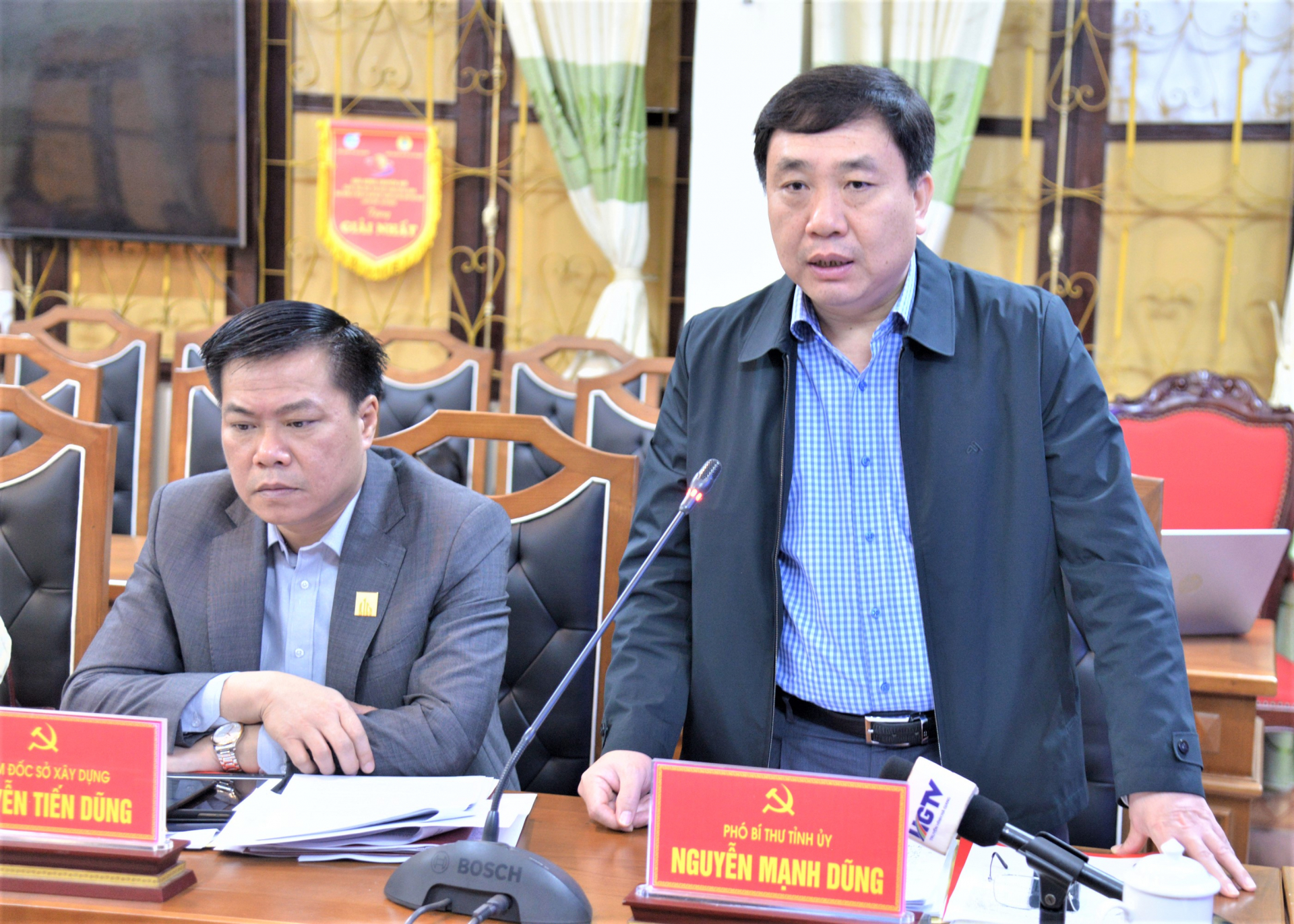 Phó Bí thư Tỉnh ủy Nguyễn Mạnh Dũng phát biểu tại phiên họp