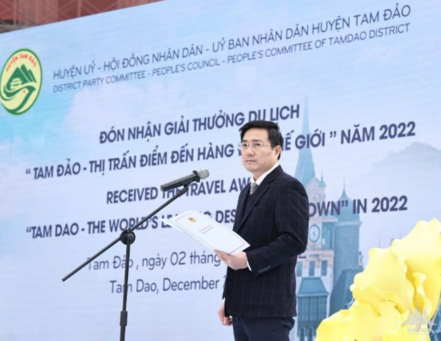 Phó Chủ tịch Thường trực UBND tỉnh Vĩnh Phúc Vũ Việt Văn phát biểu tại buổi lễ. 