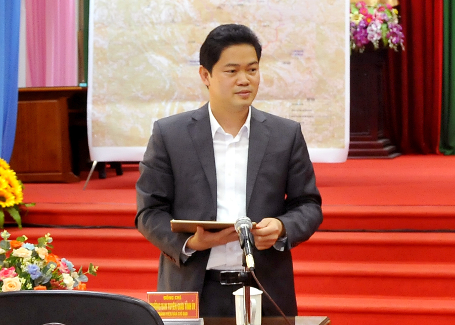 Trưởng Ban Tuyên giáo Tỉnh ủy Vũ Mạnh Hà đề nghị huyện Yên Minh tuyên truyền sâu sắc để nâng cao nhận thức của cán bộ, đảng viên và nhân dân về diễn tập KVPT huyện.
