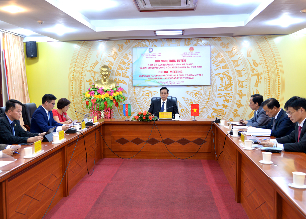 Chủ tịch UBND tỉnh Nguyễn Văn Sơn chủ trì tại điểm cầu tỉnh Hà Giang