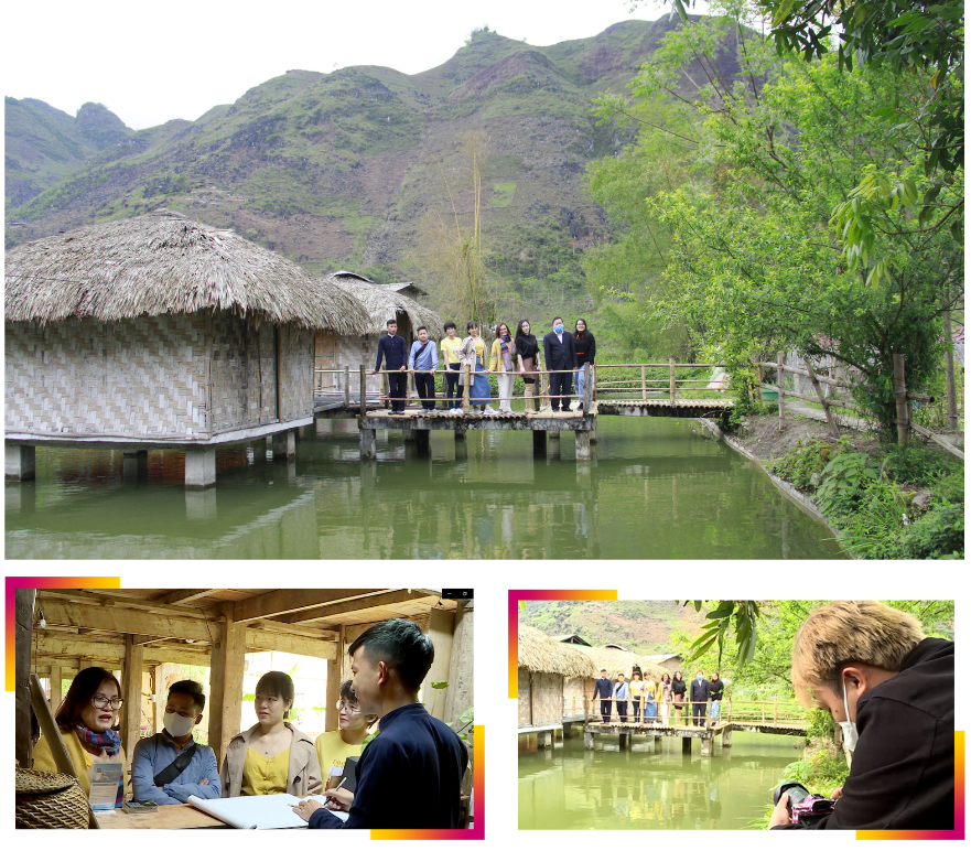 Các du khách tham quan du lịch tại xã Du Già (Yên Minh)