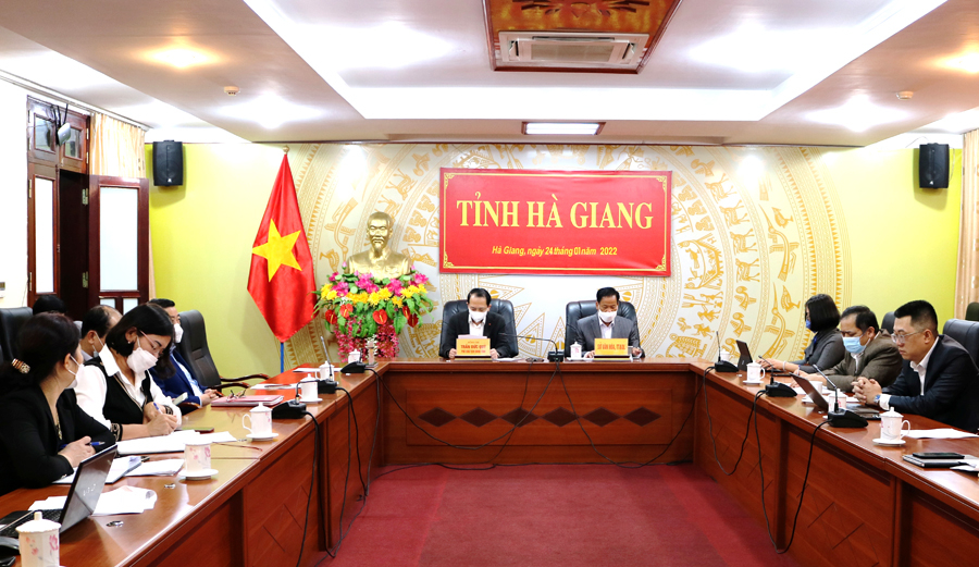 Các đại biểu dự tại cầu tỉnh Hà Giang
