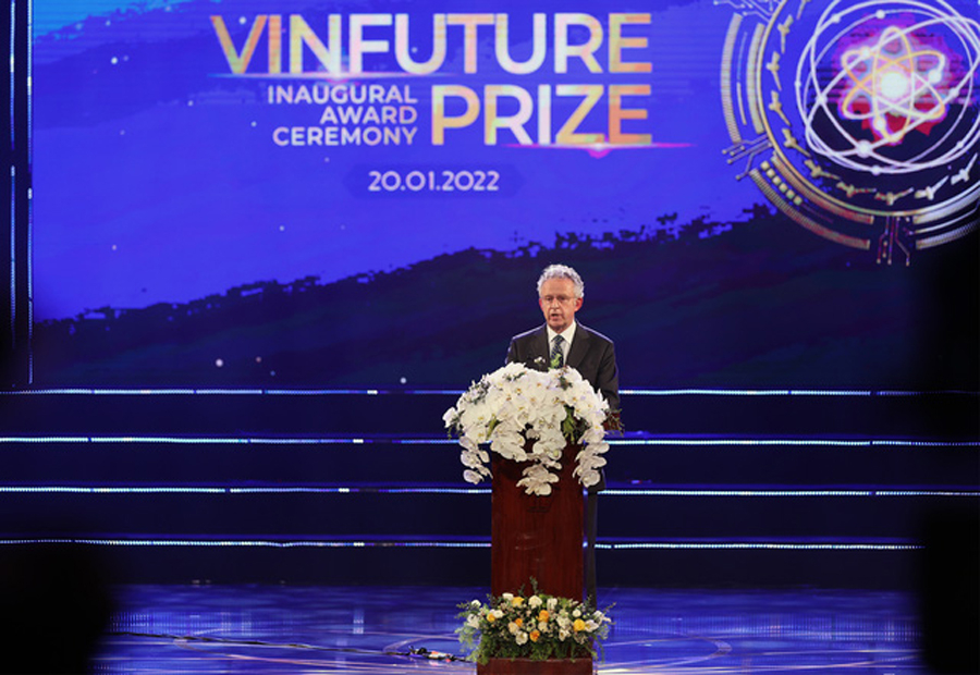 Giáo sư Richard Friend, Chủ tịch Hội đồng Giải thưởng: VinFuture đã giải quyết hai vấn đề lớn là trau dồi và nuôi dưỡng sự đổi mới.