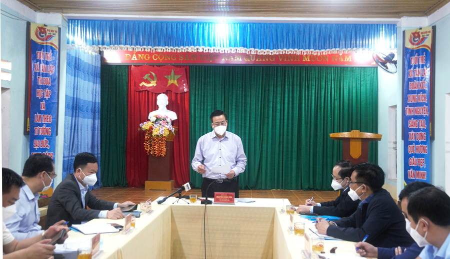 Chủ tịch UBND tỉnh Nguyễn Văn Sơn làm việc với lãnh đạo huyện Bắc Quang và cấp ủy, chính quyền xã Tân Lập về công tác GPMB. 