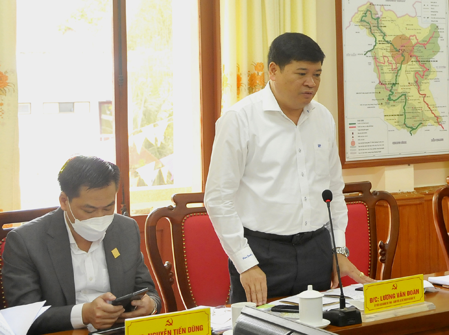 Giám đốc Sở Kế hoạch và Đầu tư Lương Văn Đoàn đề nghị huyện Hoàng Su Phì quan tâm thu hút dự án đầu tư ngoài ngân sách và đẩy nhanh tiến độ giải ngân vốn đầu tư công.