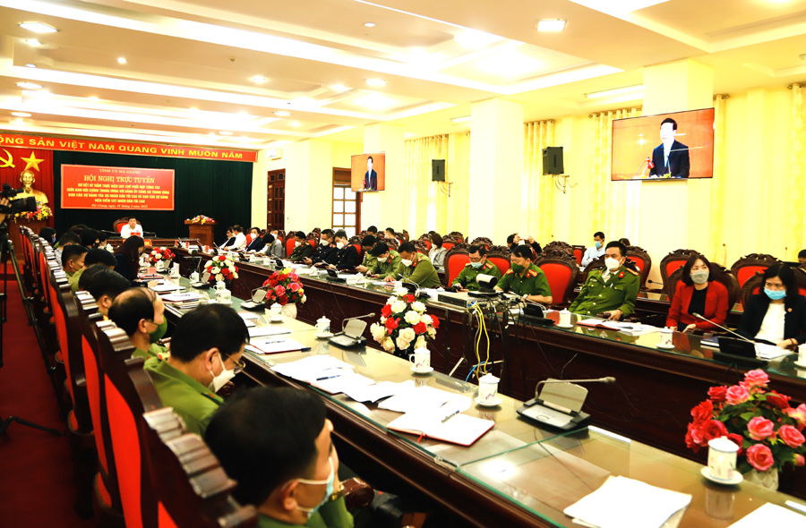 Các đại biểu tại điểm cầu tỉnh theo dõi Thường trực Ban Bí thư Võ Văn Thưởng phát biểu
