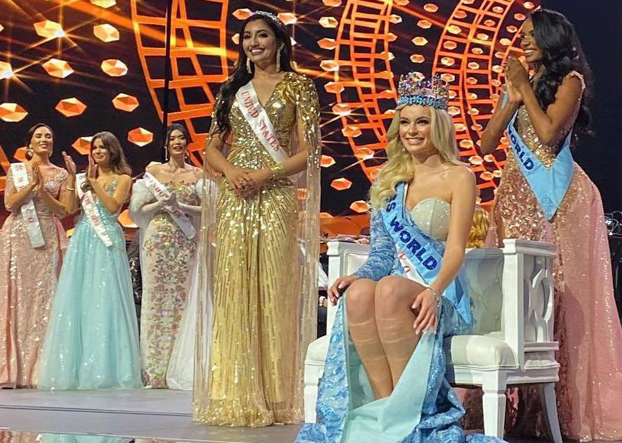 Hoa hậu Ba Lan và các Á hậu tại lễ đăng quang.