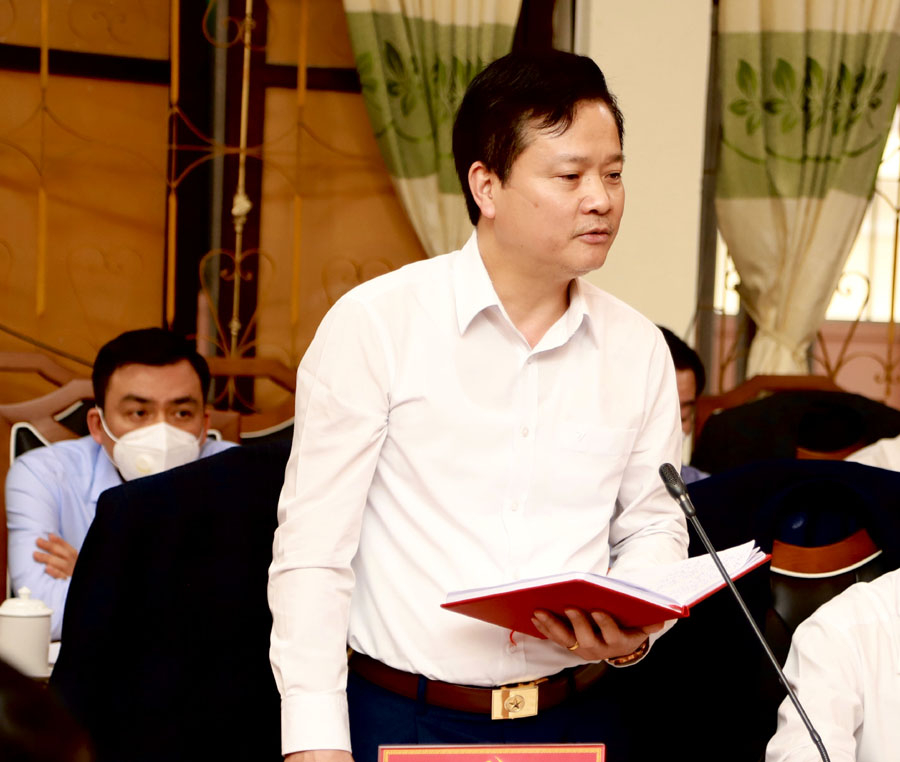 Chủ nhiệm Ủy ban Kiểm tra Tỉnh ủy Trần Quang Minh tham gia ý kiến tại buổi làm việc
