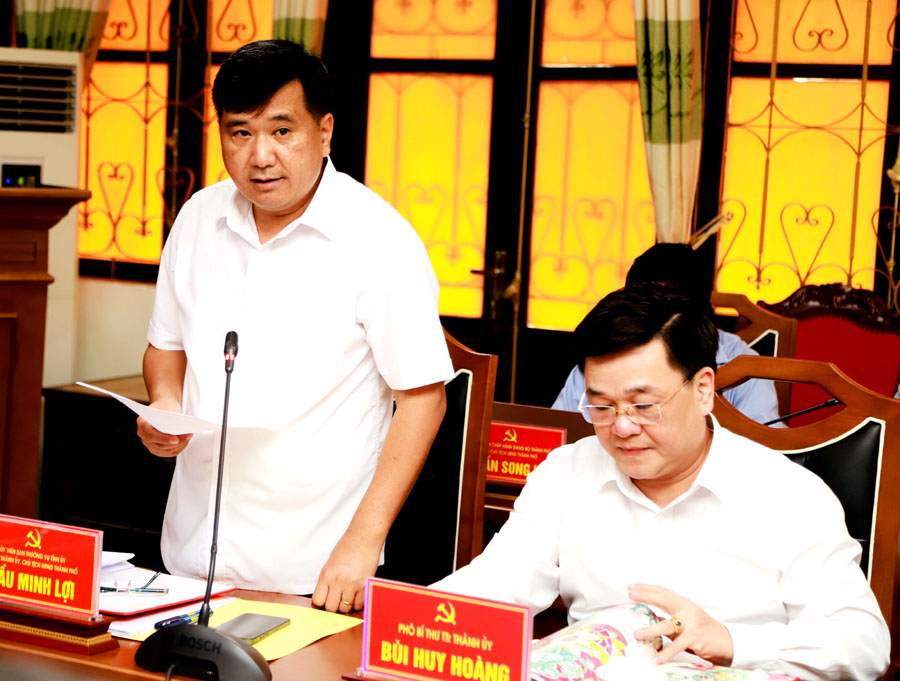 Bí thư Thành ủy Hà Giang Hầu Minh Lợi báo cáo công tác lãnh đạo, chỉ đạo

