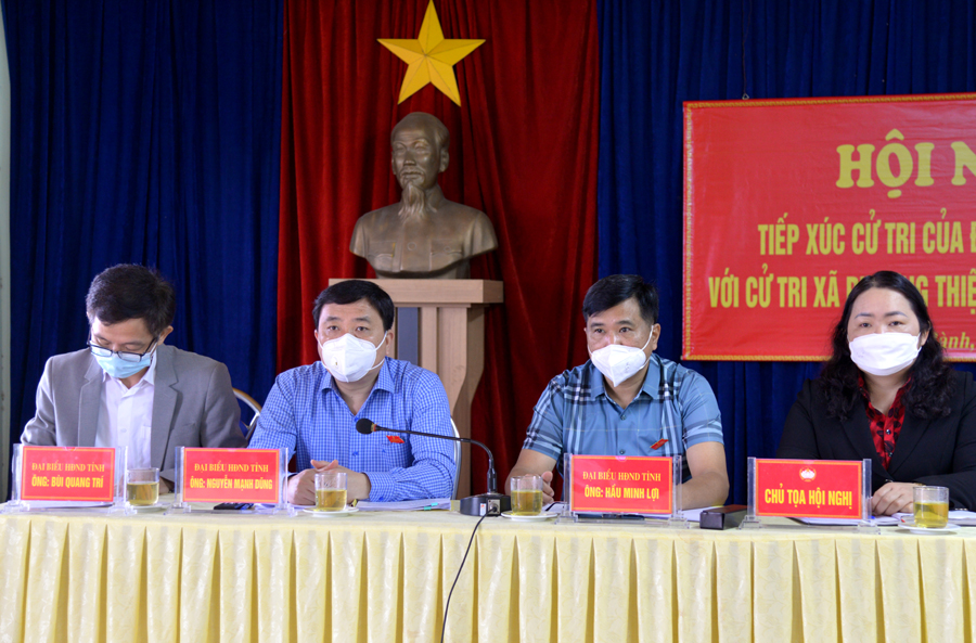 Tổ đại biểu HĐND tỉnh tiếp xúc cử tri xã Phương Thiện.
