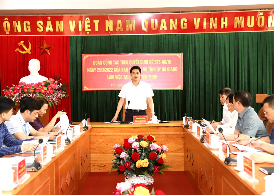 Trưởng ban Tuyên giáo Tỉnh ủy Vũ Mạnh Hà phát biểu tại buổi làm việc
