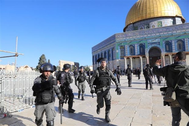 Lực lượng an ninh Israel được triển khai tại đền thờ Al-Aqsa ở Jerusalem ngày 15/4.