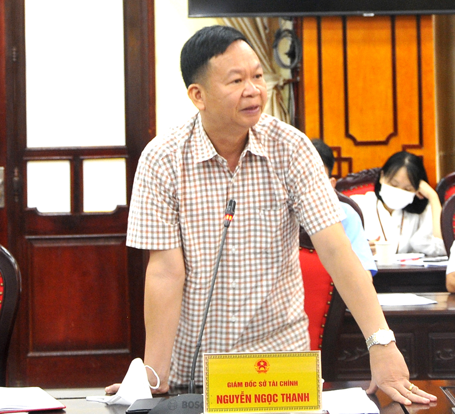 Giám đốc Sở Tài chính Nguyễn Ngọc Thanh báo cáo đang tập trung các biện pháp tháo gỡ khó khăn liên quan đến công tác tài chính, tín dụng.