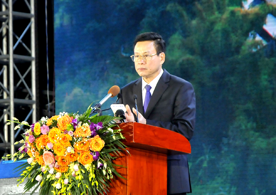 Chủ tịch UBND tỉnh Nguyễn Văn Sơn phát biểu khai mạc.
