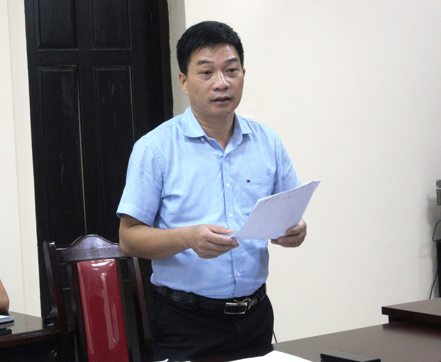 Chủ tịch UBND huyện Vị Xuyên Hoàng Thanh Tịnh báo cáo tiến độ giải quyết đơn thư của ông Đoàn Công Oánh.