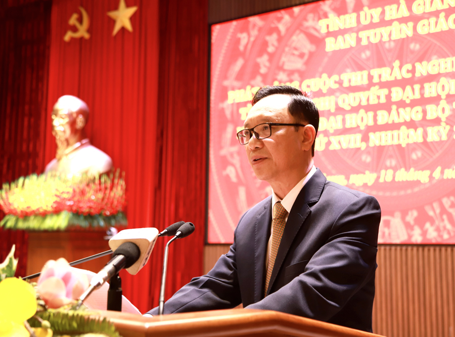 Phó Bí thư Thường trực Tỉnh ủy, Chủ tịch HĐND tỉnh Thào Hồng Sơn phát biểu chỉ đạo tại Lễ phát động