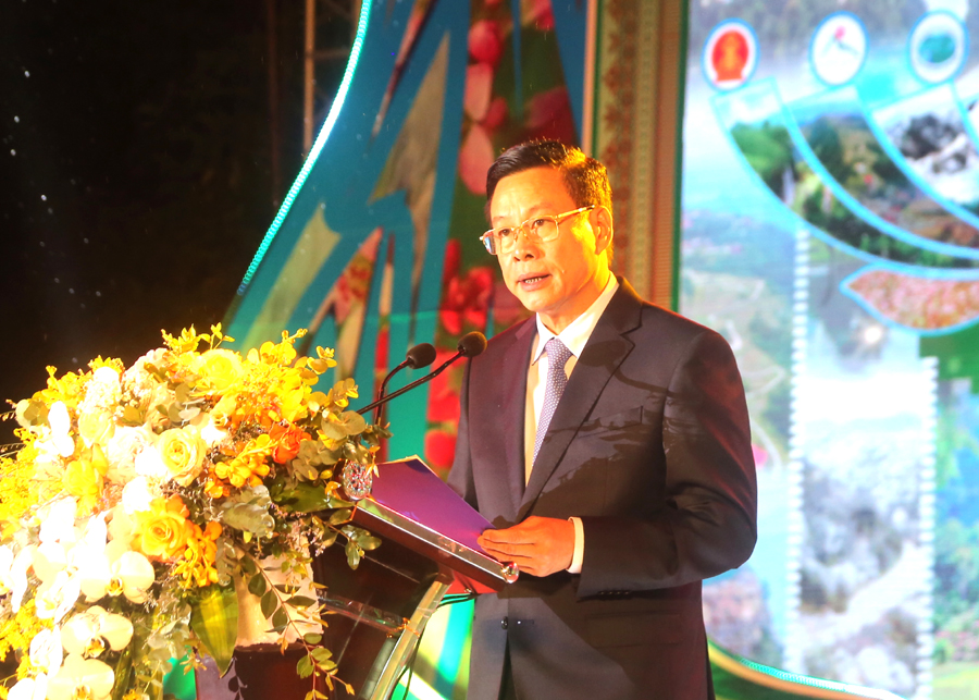 Chủ tịch UBND tỉnh Nguyễn Văn Sơn phát biểu khai mạc chương trình.