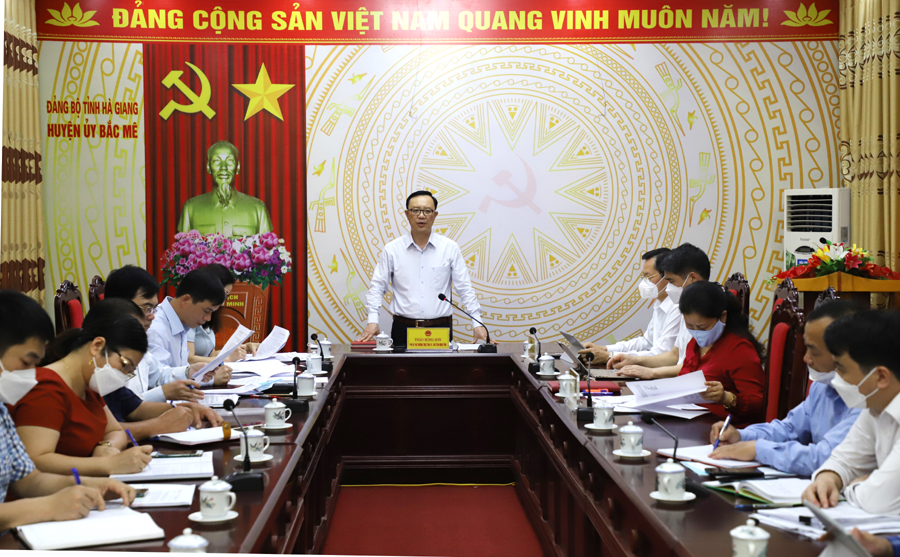 Đồng chí Thào Hồng Sơn Phó Bí thư Thường trực Tỉnh ủy, Chủ tịch HĐND tỉnh kết luận tại buổi làm việc.

