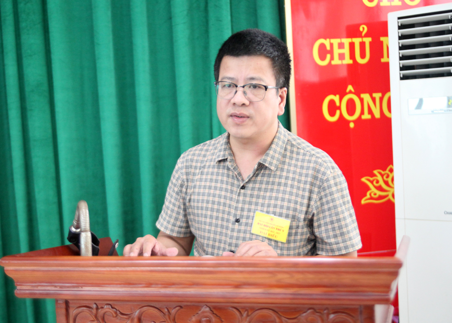 Đồng chí Nguyễn Trung Thu, Tổng Biên tập Báo Hà Giang phát biểu tại hội nghị.
