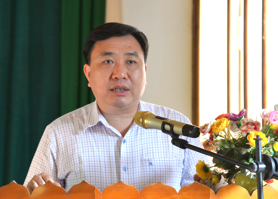 Phó Bí thư Tỉnh ủy Nguyễn Mạnh Dũng phát biểu tại buổi sinh hoạt Chi bộ thôn Nà Sài
