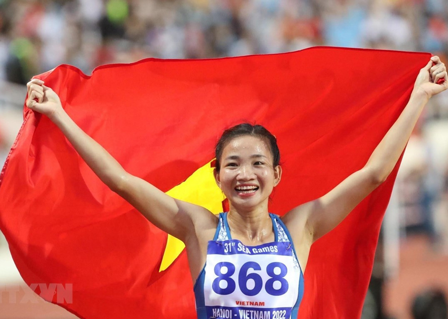 Nguyễn Thị Oanh giành 3 tấm huy chương Vàng SEA Games 31. 
