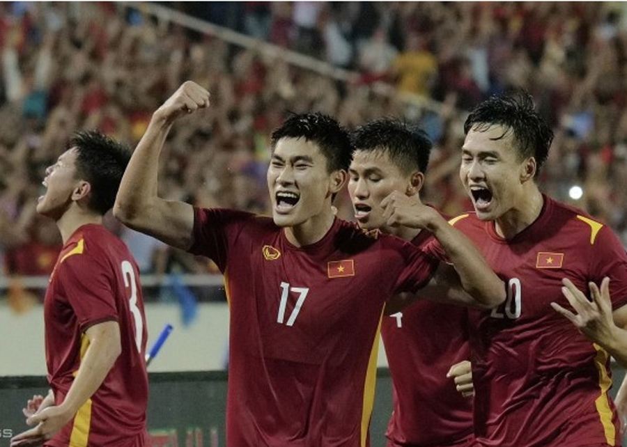Sau khi góp công vào hành trình bảo vệ HC vàng bóng đá nam SEA Games 31, Mạnh Dũng (số 17) và Việt Anh (số 20) sẽ tiếp tục là những trụ cột của đội U23 Việt Nam dự giải châu lục tháng sau. 