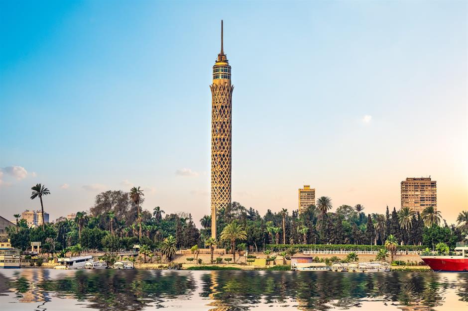 Tháp Cairo, Cairo, Ai Cập: Kể từ khi được hoàn thành vào năm 1961, tháp Cairo là một điểm nổi bật trên đường chân trời của thủ đô Ai Cập. Tháp bê tông lưới có thiết kế giống như một cây sen cách điệu. Công trình được coi là biểu tượng của Ai Cập hiện đại.