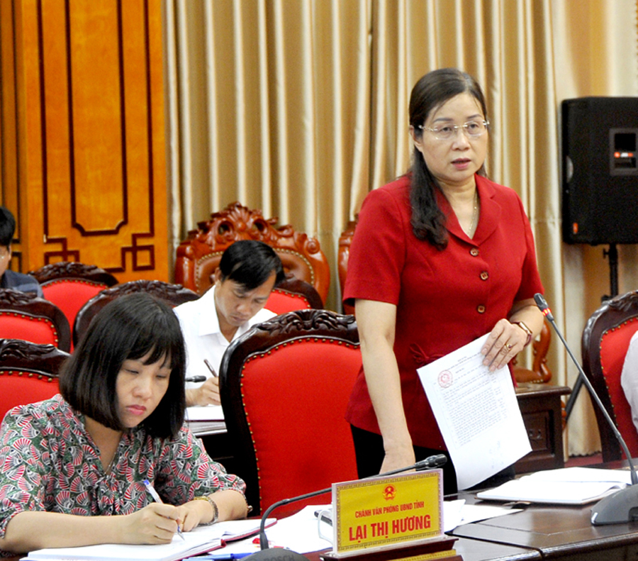 Phó Chủ tịch UBND tỉnh Hà Thị Minh Hạnh đề nghị các sở, ngành, địa phương kiên quyết triển khai các dự án đầu tư công; đẩy mạnh tuyên truyền, xác định đối tượng gắn với nghị quyết của tỉnh để triển khai hiệu quả các chương trình mục tiêu quốc gia. 