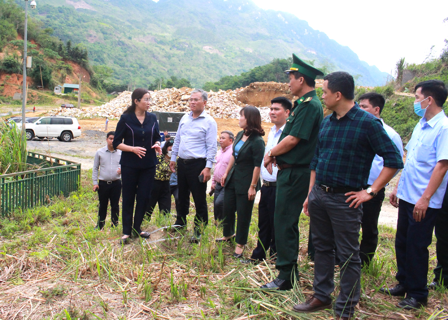 Phó Chủ tịch UBND tỉnh Hà Thị Minh Hạnh cùng đoàn công tác khảo sát tại khu vực Cửa khẩu Quốc tế Thanh Thủy
