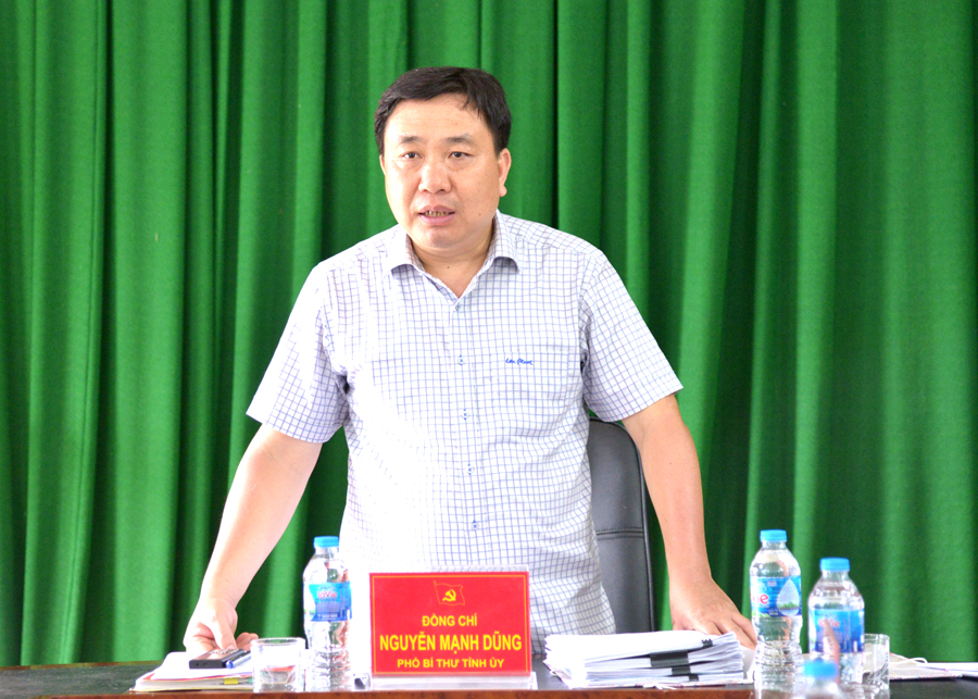 Phó Bí thư Tỉnh ủy Nguyễn Mạnh Dũng phát biểu tại buổi làm việc với Đảng ủy thị trấn Phó Bảng